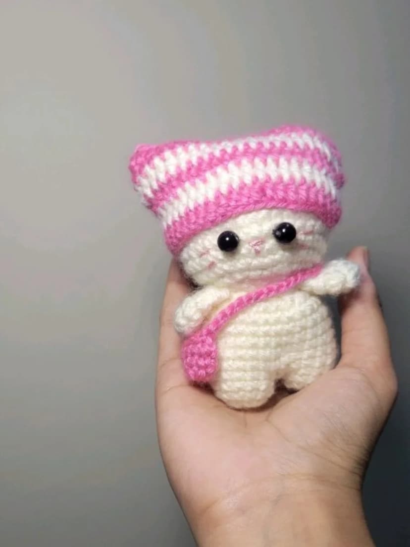 Kitten in a beanie π₯Ή